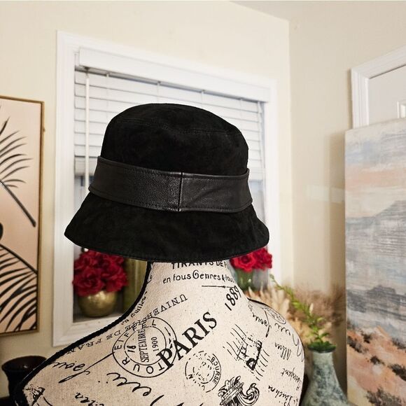 VTG Danier Genuine Suede Unisex Leather Bucket Style Hat. - Picture 2 of 15